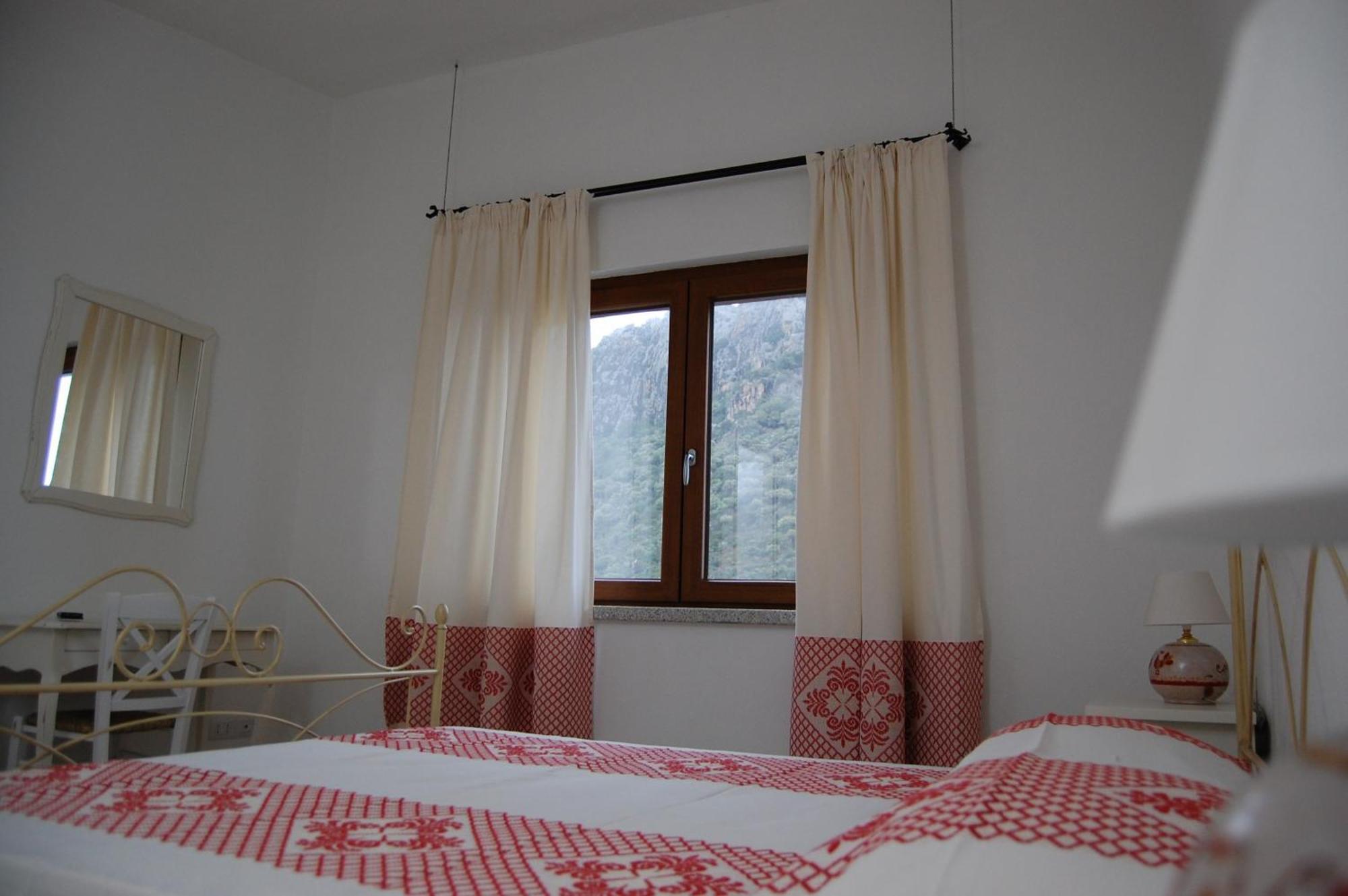Case Vacanze Nioleo - Apartments And Pool Синискола Экстерьер фото